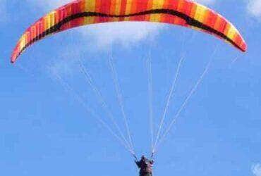 Vítima de 42 anos caiu de altura semelhante à de um poste e foi encaminhada ao Hospital São Lucas com fratura exposta na perna