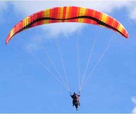 Vítima de 42 anos caiu de altura semelhante à de um poste e foi encaminhada ao Hospital São Lucas com fratura exposta na perna