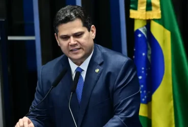 Senador Davi Alcolumbre (União-AP) no plenário do Senado Federal durante primeira reunião preparatória destinada à eleição do presidente do Senado Federal.