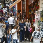 Pirataria é combatida na 25 de Março com fiscalização constante