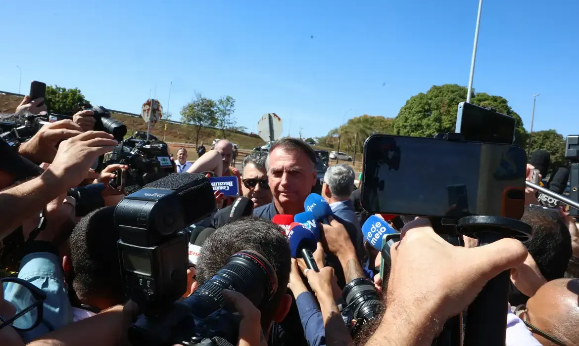 Brasília (DF), 18/07 /2025 - Bolsonaro fala a imprensa após colocar tornozeleira na Secretaria de Administração Penitenciária do Distrito Federal. Foto Antônio Cruz / Agência Brasil