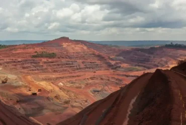 O vice-presidente da República, Hamilton Mourão, e os chefes de missões diplomáticas à Amazônia Oriental, fazem sobrevoo sobre a Floresta Nacional de Carajás e visita à mineradora Vale.