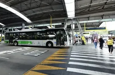 Ataques deixam mais de 460 ônibus danificados em SP