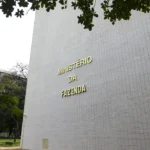Ministério eleva previsão do PIB para 2,5% em 2025