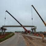 Intervenção ocorrerá no km 593, sentido Cuiabá/Sinop, das 7h às 14h, para implantação de bueiros; tráfego será desviado para canteiro central durante os trabalhos