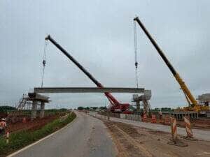 Intervenção ocorrerá no km 593, sentido Cuiabá/Sinop, das 7h às 14h, para implantação de bueiros; tráfego será desviado para canteiro central durante os trabalhos