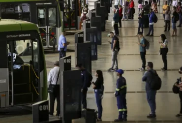 Brasília (DF), 09/08/2023 - Movimentação de passageiros e ônibus na Rodoviária do Plano Piloto. Nos dias 8 e 9 de agosto acontece, em Brasília, o 36º Seminário Nacional de Transporte Urbano, em que em