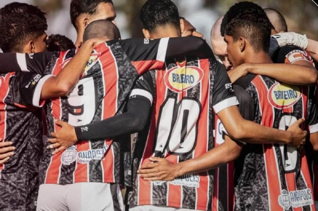 Anápolis x Guarani: Onde assistir, análise e escalações do duelo dramático da Série C 2025. Imagem: Divulgação Anápolis