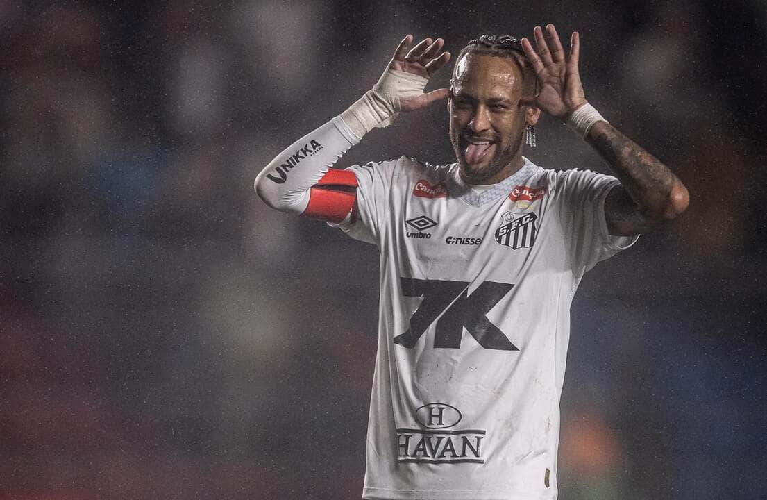 Neymar comemora gol do Santos contra a Desportiva. Imagem: Divulgação Santos