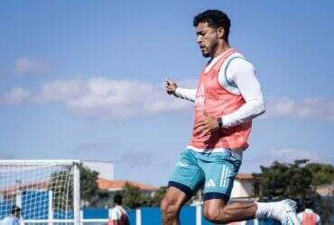 Cruzeiro x Grêmio: Onde assistir, escalações e tudo sobre o duelo no Mineirão pelo Brasileirão 2025. Imagem: Gustavo Aleixo/Cruzeiro