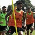 Vasco x Grêmio: Onde assistir, prováveis escalações e tudo sobre o duelo em São Januário pelo Brasileirão 2025. Imagem: Matheus Lima/CR Vasco