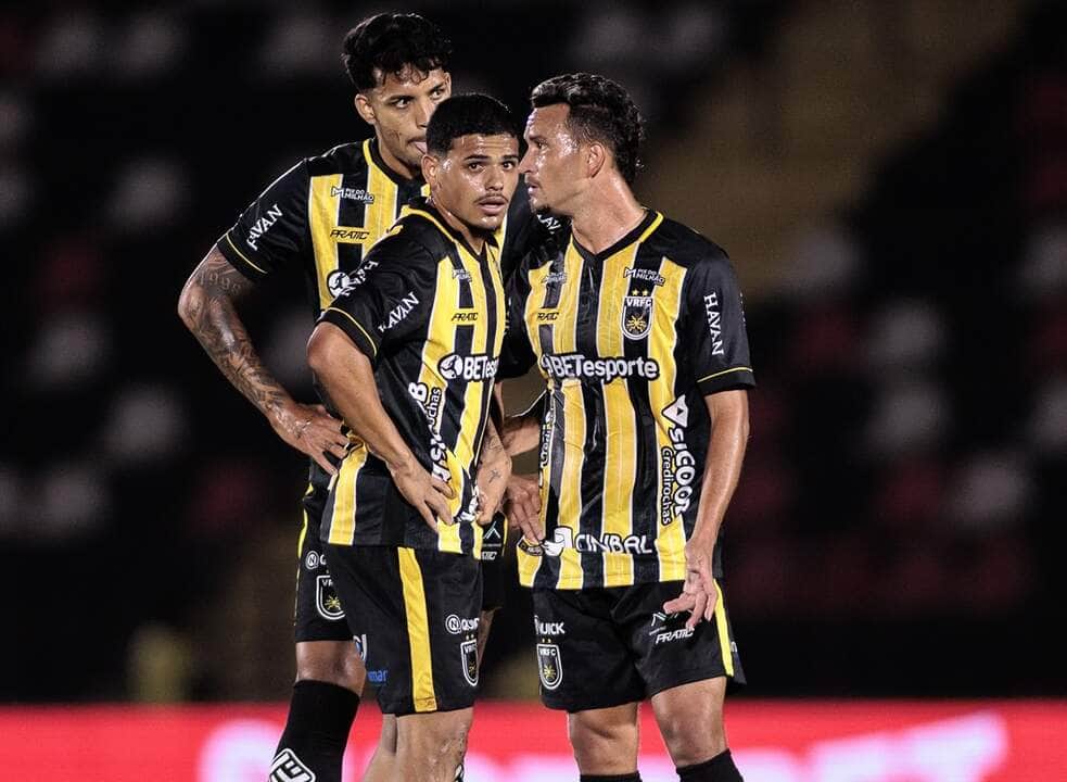 Volta Redonda x Athletico-PR: Onde assistir, escalações e tudo sobre o duelo da Série B neste sábado (19). Imagem: Divulgação Volta Redonda