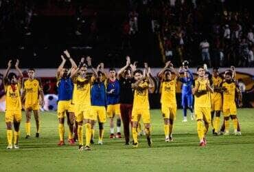 Sport x Santos ao vivo: onde assistir, escalações e tudo sobre o duelo na Ilha do Retiro. Imagem: @paulopaivafoto/@sportrecife