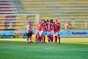 Vila Nova x Coritiba: Onde assistir, escalações e prognóstico do duelo direto pelo G4 da Série B. Imagem: Divulgação Vila Nova