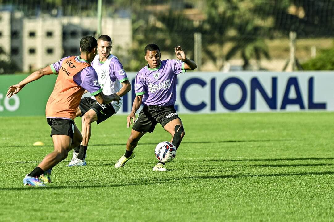 América-MG x Athletic: onde assistir, escalações e tudo sobre o clássico mineiro da Série B. Imagem: Mourão Panda/América-MG