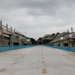 O Sambódromo da Marquês de Sapucaí vazio às vésperas do Carnaval 2021, que teve o desfile das escolas de samba cancelado devido à pandemia da Covid-19.