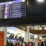 Movimento de passageiros no Aeroporto Santos Dumont no primeiro dia de greve dos aeronautas.