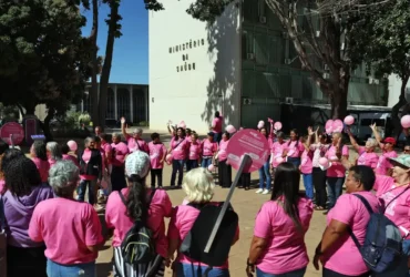 Manifestação em Brasília exige acesso a medicamentos para câncer