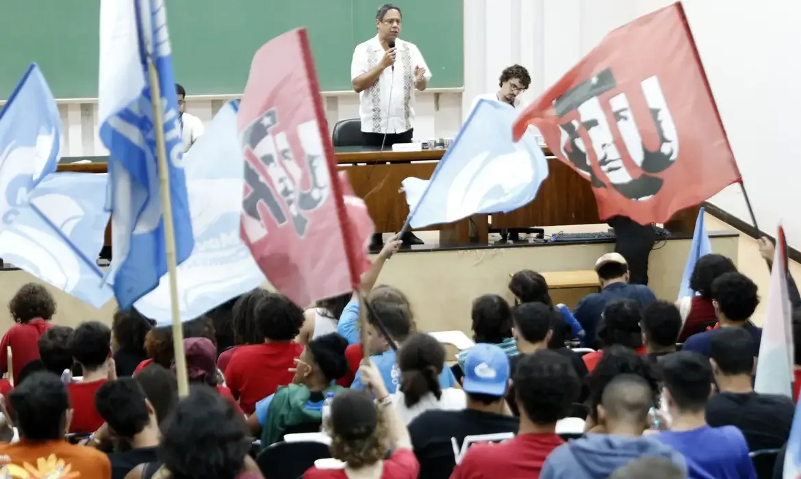 Autonomia é essencial para garantir soberania digital, diz Orlando Silva