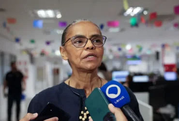 Brasília (DF), 25/07/2025 - Ministra do Meio Ambiente, Marina Silva, fala com jornalistas após participar de podcast na Agência Brasil. Foto: José Cruz/Agência Brasil