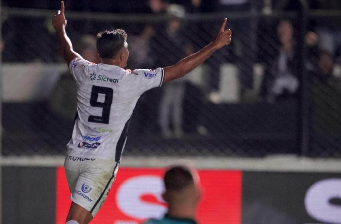 Vila Nova x Operário: Onde assistir, escalações e tudo sobre o duelo decisivo na Série B. Imagem: @andreoito • OFEC