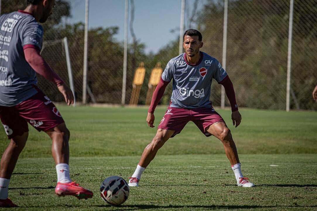 Volta Redonda x Vila Nova: Onde assistir, escalações e tudo sobre o duelo decisivo pela Série B 2025. Imagem: @betocorreaphoto