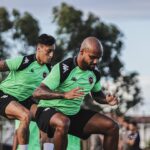 Botafogo-PB x Brusque: onde assistir ao vivo, escalações e tudo sobre o duelo decisivo pela Série C. Imagem: @joaonetofotos Belo