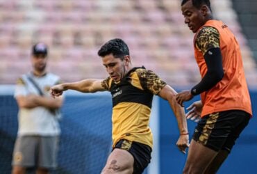 Amazonas x Goiás: Onde assistir AO VIVO, escalações e tudo sobre o duelo da 20ª rodada da Série B 2025. Imagem: @joaonormandoc AMFC