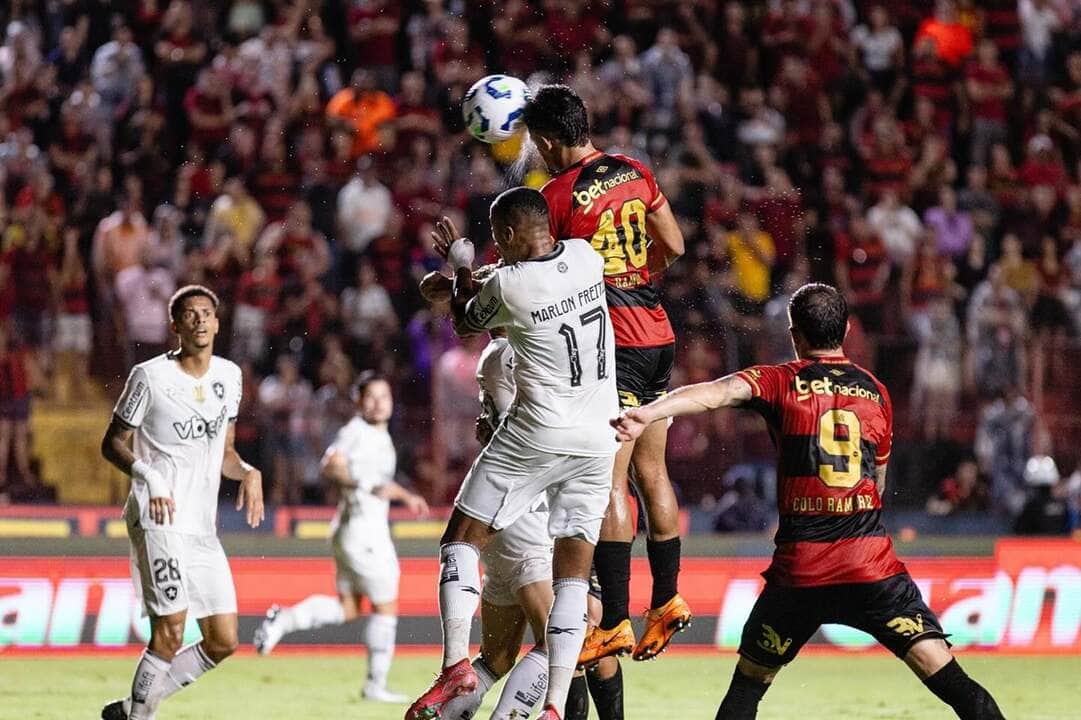 Vitória x Sport no Barradão: onde assistir, escalações e tudo sobre o Clássico Nordestino pelo Brasileirão. Imagem: @paulopaivafoto @sportrecife