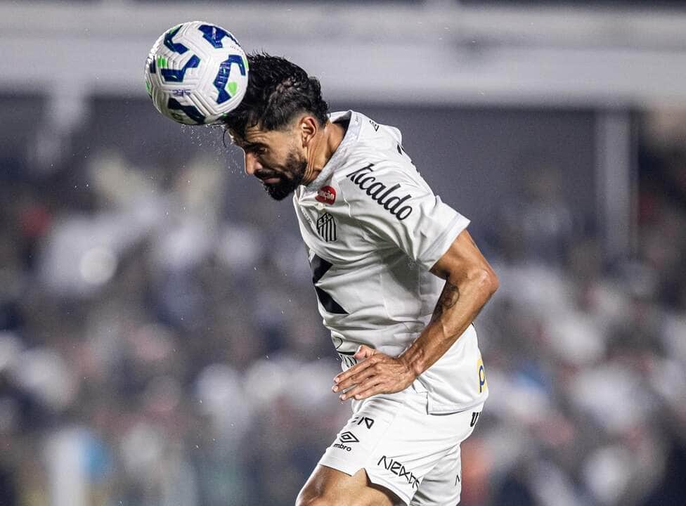 Mirassol x Santos: Onde assistir, escalações e tudo sobre o duelo pela 15ª rodada do Brasileirão Betano 2025. Imagem: @raulbaretta_photo Santos FC