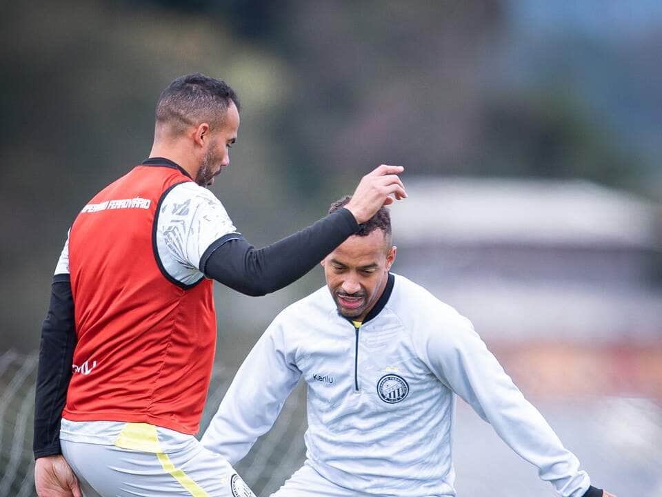 Operário x Chapecoense: tudo sobre o confronto pela Série B. Imagem: @victoria.sellares • OFEC