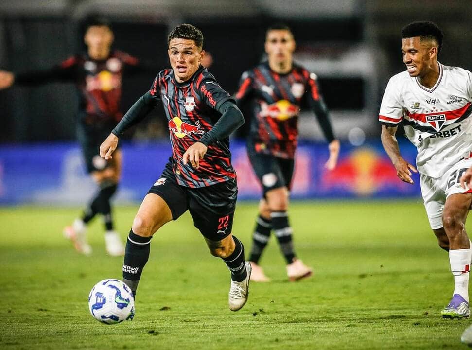 Vitória x Red Bull Bragantino: onde assistir, escalações e análise do duelo decisivo no Brasileirão 2025. Imagem: Ari Ferreira RedBullBragantino