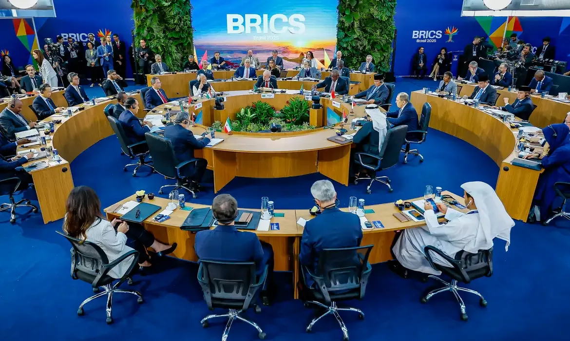 Brics propõe renegociação para aliviar dívida de países pobres