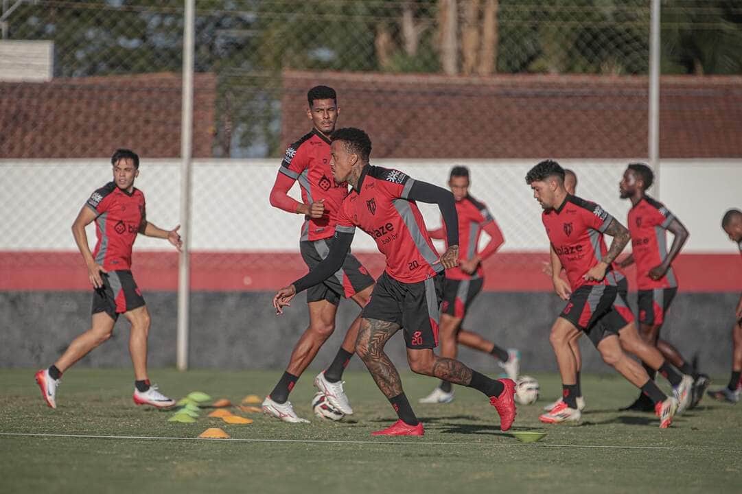 Paysandu x Atlético-GO: onde assistir, escalações e tudo sobre o duelo quente da Série B no Pará. Imagem: Bruno Corsino