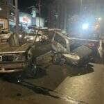 Apesar da gravidade da colisão, motoristas e passageiros saíram ilesos; Polícia investiga direção perigosa, falsidade ideológica e participação em racha
