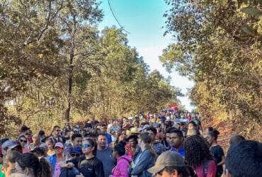 Caminhada penitencial reune centenas de fieis em trajeto de 13 km ate o distrito de Voadeira em Barra do Garcas -CenárioMT