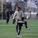 Criciúma x Ferroviária: Onde assistir e escalações do duelo pela Série B 2025. Imagem: Celso da Luz CEC