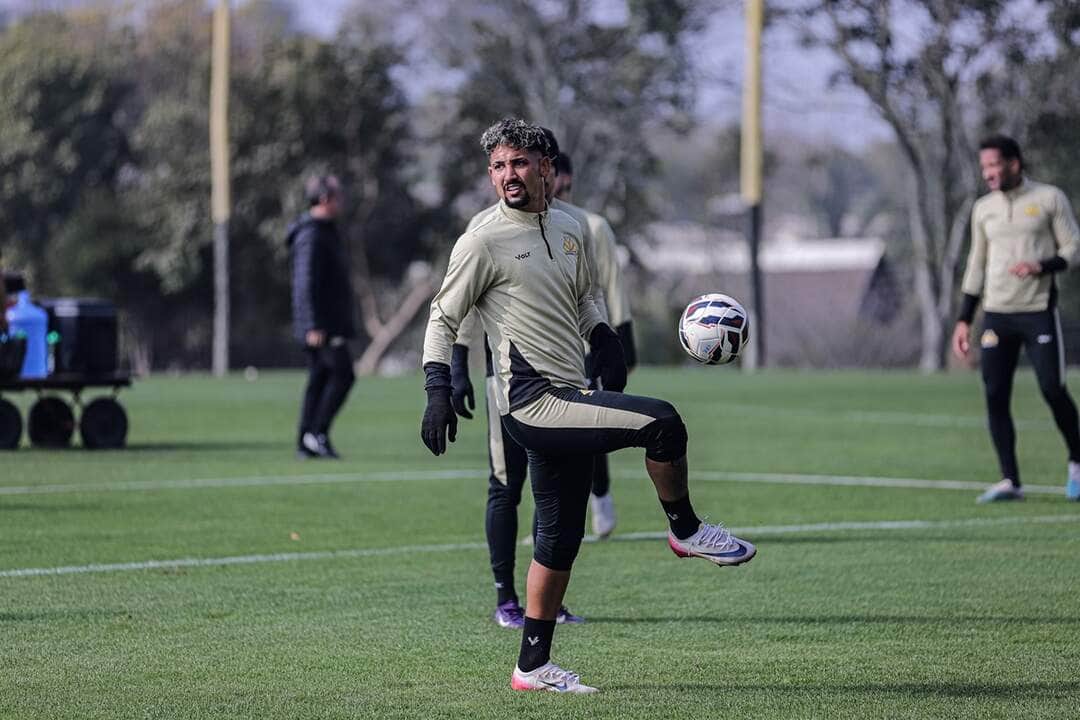 Criciúma x Ferroviária: Onde assistir e escalações do duelo pela Série B 2025. Imagem: Celso da Luz CEC