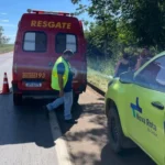 Carreta tomba em Mato Grosso e carga de arroz bloqueia rodovia