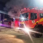 Bombeiros contêm incêndio suspeito em residência e evitam maiores danos