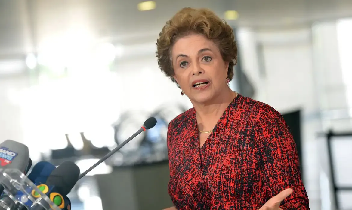 Desenvolvimento deve ser sustentável, diz Dilma em evento do banco