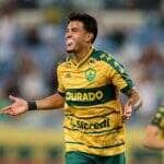 Dourado fez 3 a 1 no América-MG e chegou aos 28 pontos