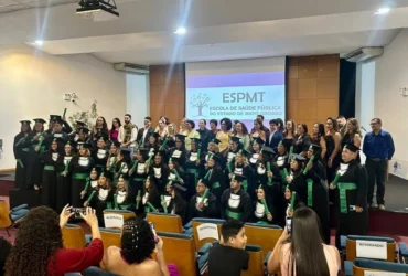 Escola qualifica 43 técnicos em enfermagem em Mato Grosso