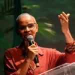 Ministra defende transição energética e admite contradições sobre petróleo