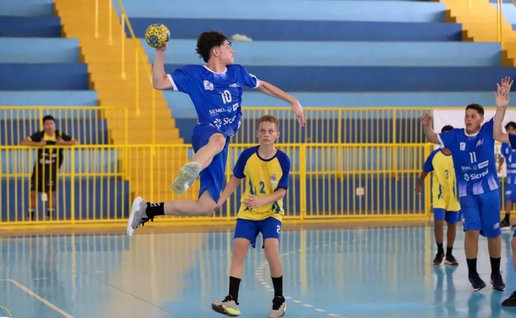 Estudantes disputam títulos estaduais nos Jogos Escolares