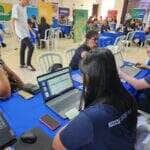 Evento promovido pelo IEL MT reúne grandes indústrias na unidade do Senai e oferece salários de até R$ 3 mil; candidatos podem ser contratados no local