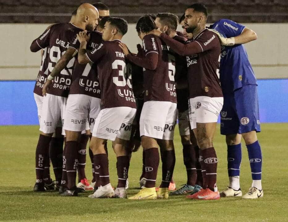 Athletico-PR x Ferroviária: onde assistir, escalações e tudo sobre o duelo decisivo da Série B. Imagem: Divulgação Ferroviária Athletico-PR x Ferroviária: onde assistir, escalações e tudo sobre o duelo decisivo da Série B. Imagem: Divulgação Ferroviária