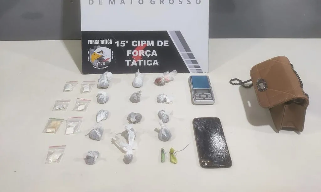 Força Tática prende mulher por tráfico com 23 porções de drogas