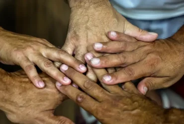 Governo concede pensão vitalícia a filhos separados por hanseníase