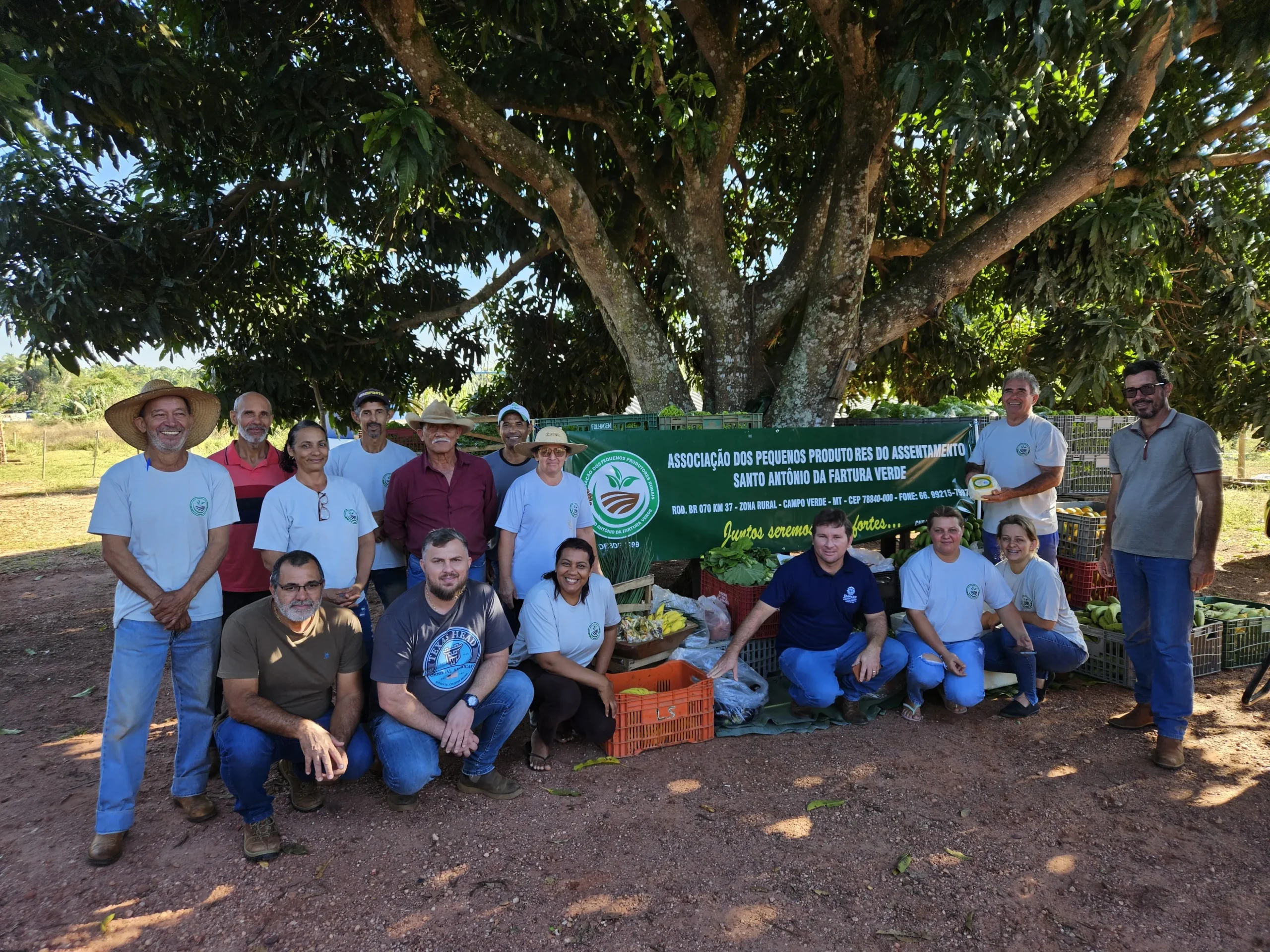 Governo fortalece agricultores com caminhões para escoar produção